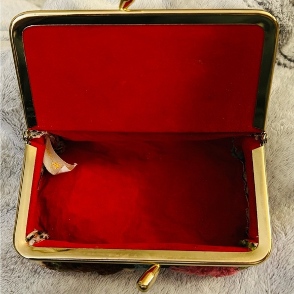 Vintage Floral Tapestry Coin Purse - Picture 3 of 5